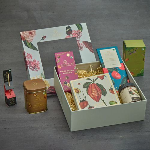 Festive Treats Indulgence Box