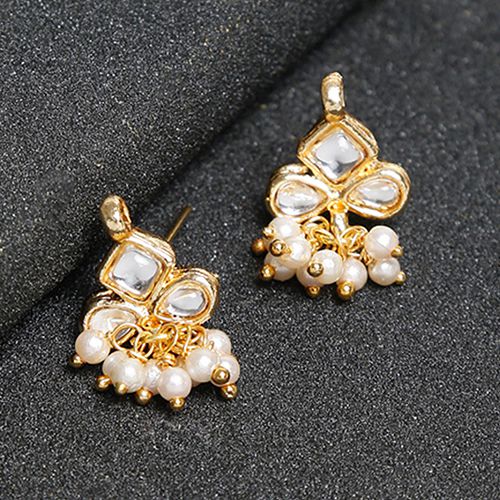 Trendy Kundan Studs