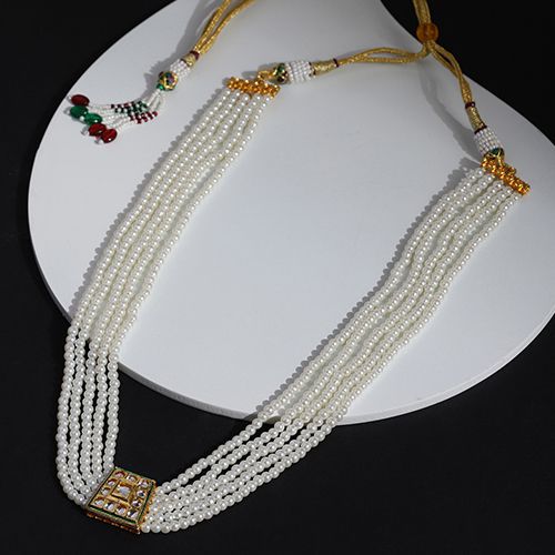 Exquisite Kundan and Pearl Neckpiece Gift